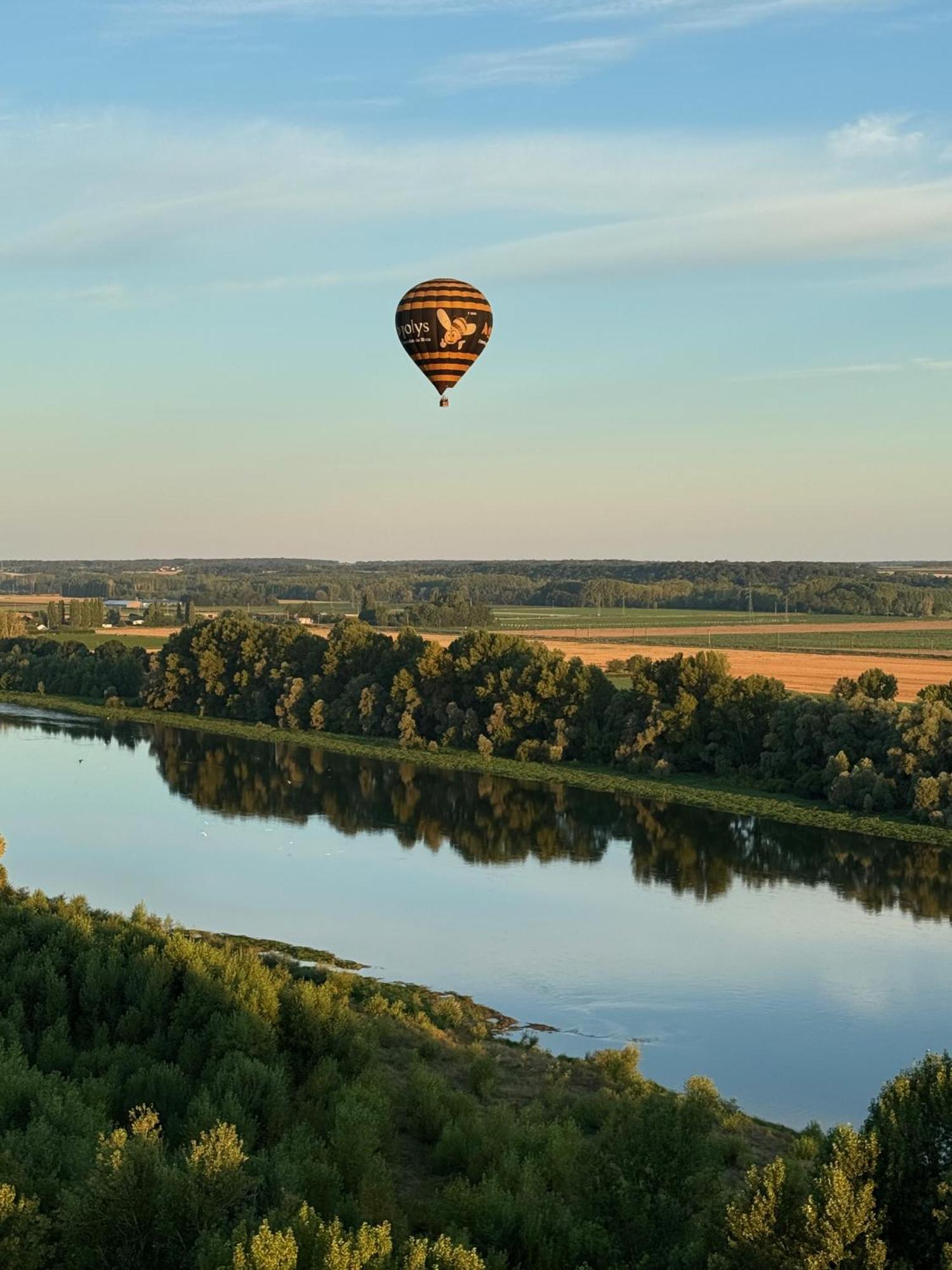 Le Vieux Manoir Villa Amboise Bagian luar foto
